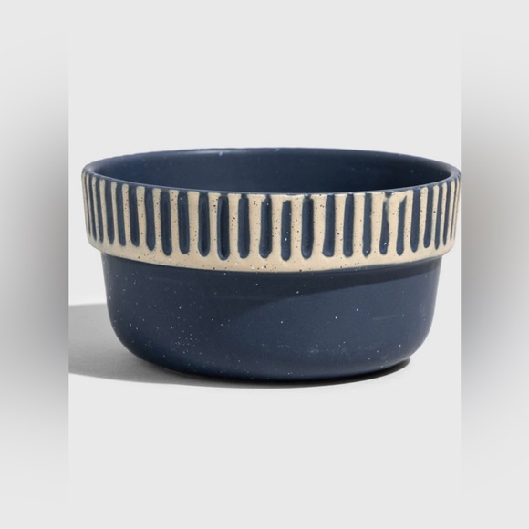 BRAND NEW Dinnerware - Stoneware Bowls - Set of 4 - Picture 2 of 4